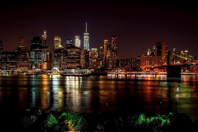 NYC: Statue of Liberty Night Cruise and Skyline - Onboard Amenities and Features