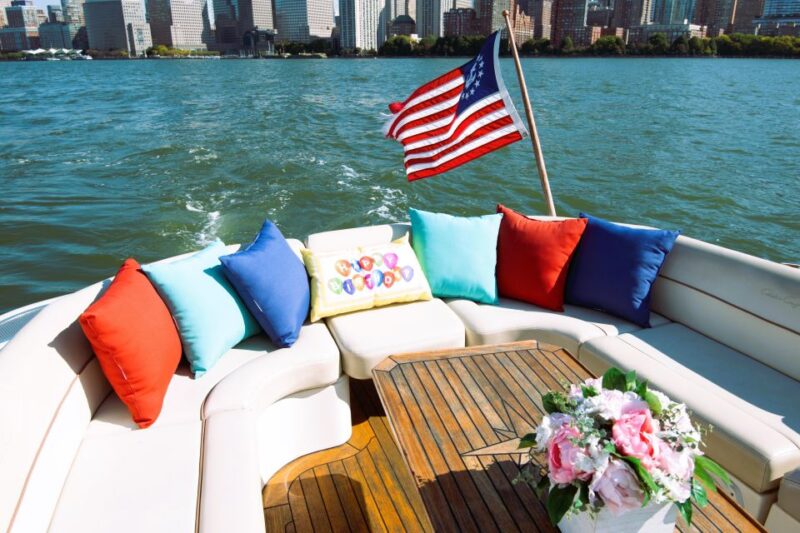 NYC: Statue of Liberty Private Sightseeing Yacht Tour - Crew and Atmosphere