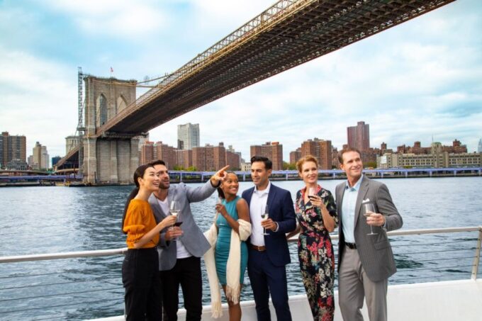 NYC: Thanksgiving Buffet Harbor Cruise - Smoking Policy