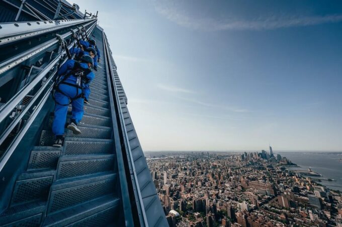 NYC: The Edge City Climb & Manhattan Walking Tour - Conquering The Edge City Climb