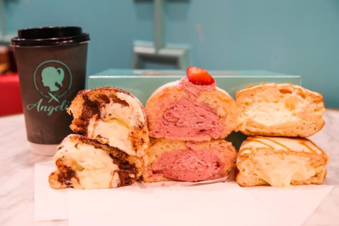 NYC: Times Square Holiday Donut and Hot Chocolate Adventure - Landmarks and History Exploration