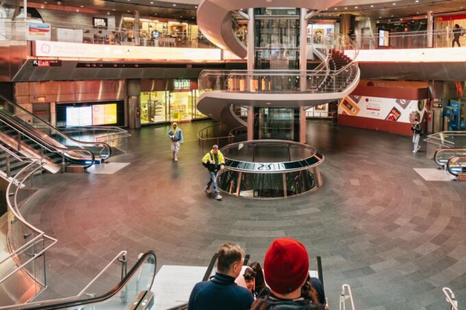 Nyc: Underground Subway Guided Tour With Local New Yorker - Experiencing Daily Commuter Life