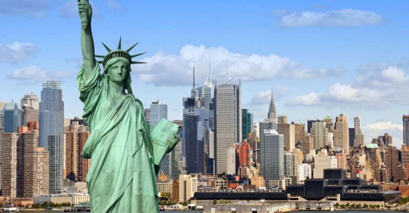 NYC: Visit Central Park Zoo & 30+ Top Sights Walking Tour - Tour Experience