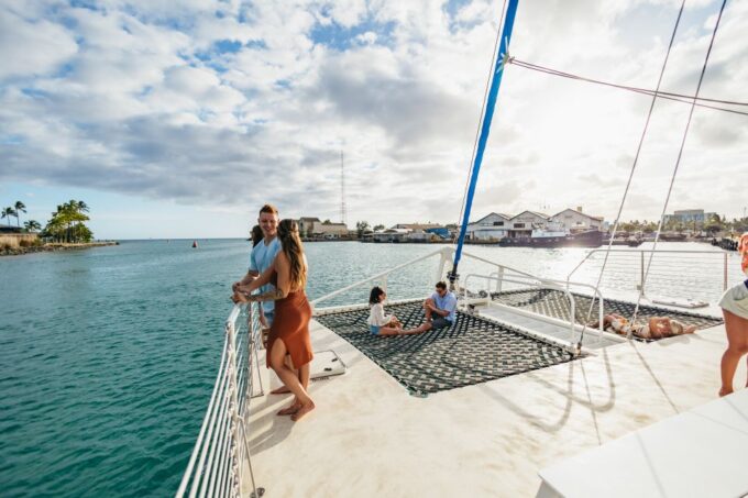 Oahu: Diamond Head Cruise With Drinks & Appetizers - Meeting Point and Arrival