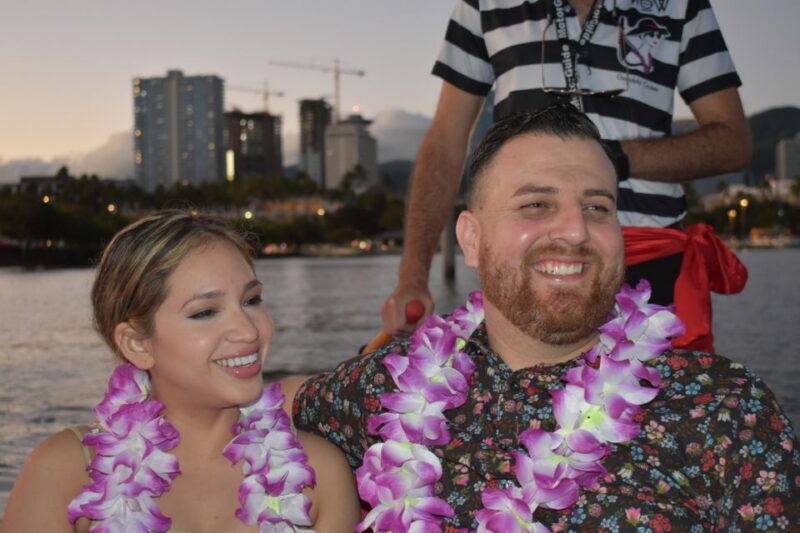 Oahu: Fireworks Cruise - Ultimate Luxury Gondola With Drinks - Experience Highlights