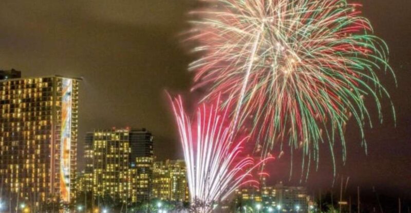 Oahu: Friday Night Fireworks Sailing in Small Groups - Experience Highlights