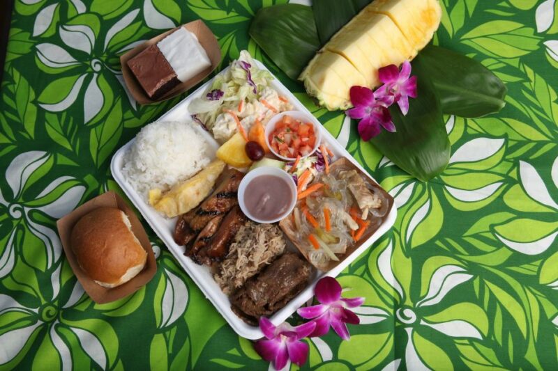 Oahu: Germaines Traditional Luau Show & Buffet Dinner - Key Points