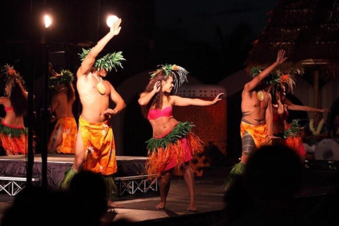 Oahu: Hilton Waikiki Starlight Luau - Location and Accessibility