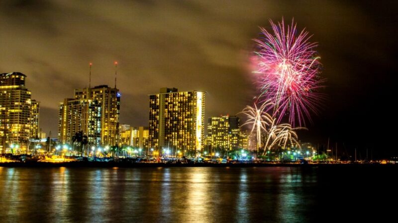 Oahu: Independence Day Sunset Cruise - Key Points