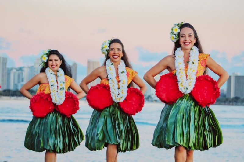 Oahu: Ka Moana Luau Dinner and Show at Aloha Tower - Buffet Menu