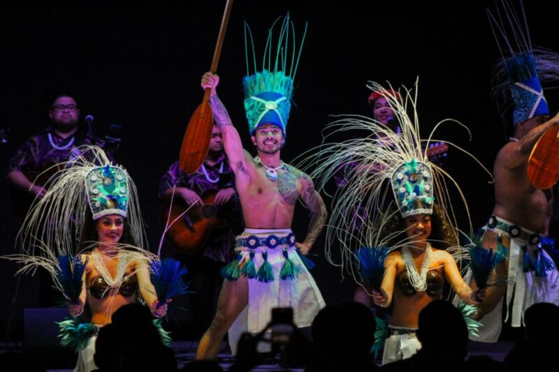 Oahu: Ka Moana Luau Dinner and Show at Aloha Tower - Transportation and Accessibility