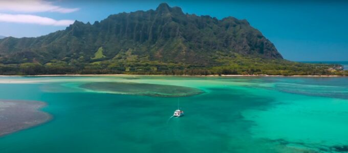 Oahu: Molii Fishpond and Kaneohe Bay Catamaran Tour - Sailing Kaneohe Bay