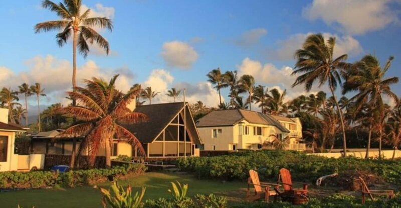 Oahu : Sightseeing Walking Custom Tour With a Local Guide - Itinerary Highlights