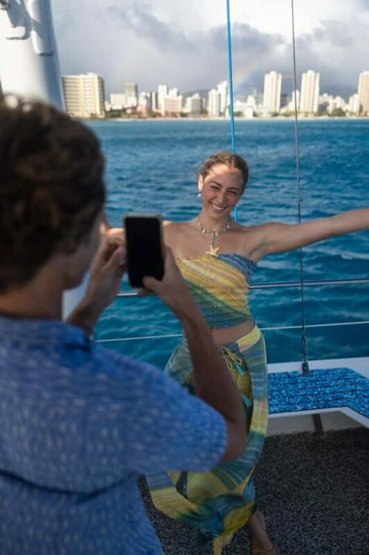 Oahu: Sunset Sail Cruise in Waikiki - Comfort and Amenities