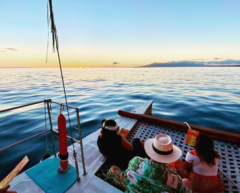 Oahu: Traditional Canoe Sunset Cruise With Dinner - Dining and Refreshments