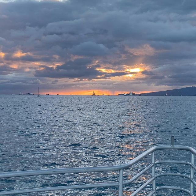 Oahu: Waikiki Beach Oahu & Diamond Head Sunset Cruise - Experience Highlights