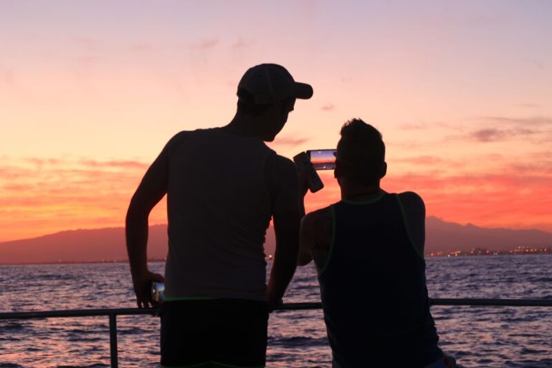 Oahu: Waikiki BYOB Sunset Cruise - Meeting Point and Check-In