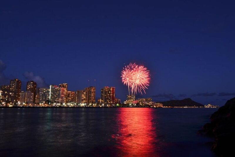 Oahu: Waikiki Fireworks Sail - Key Points