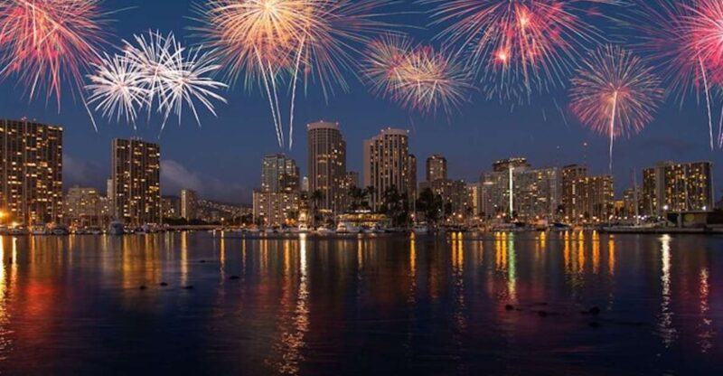 Oahu: Waikiki Fireworks Sail - Beautiful Views and Ocean Breezes