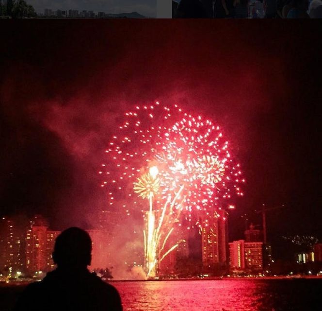 Oahu: Waikiki Friday Night Fireworks Cruise - Key Points