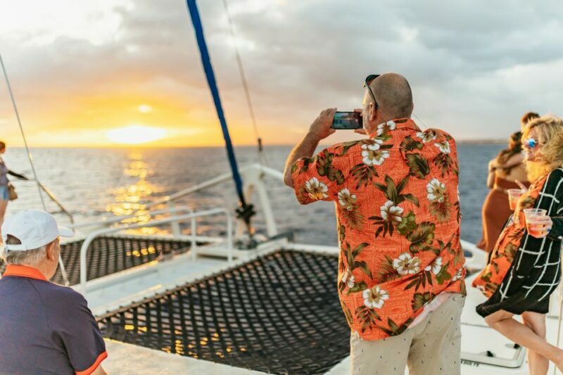 Oahu: Waikiki Sunset Catamaran Cocktail Cruise - An In-Depth Look at the Sunset Cruise Experience
