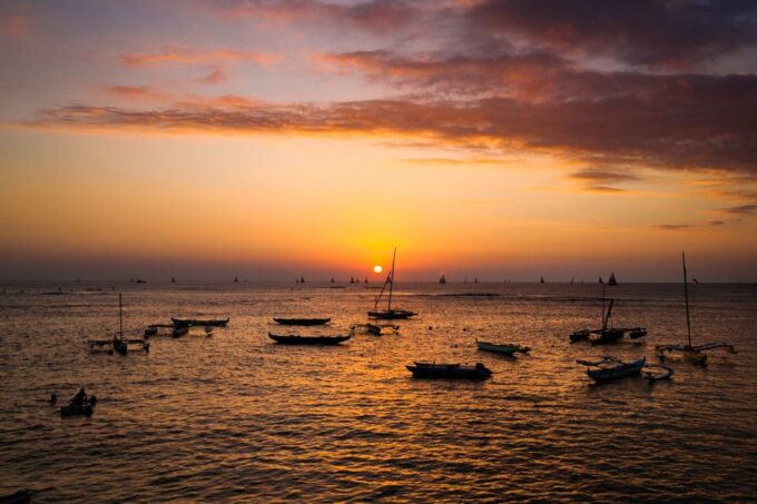 Oahu: Waikiki Sunset Doors On or Doors Off Helicopter Tour - Meeting Information