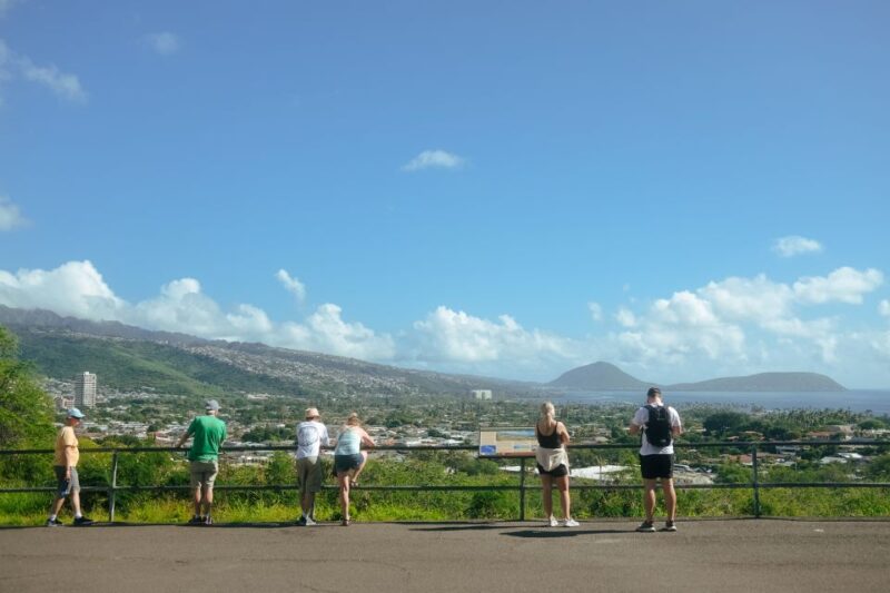 Oahu: Waikiki Trolley Hop-on Hop-off All-Line Pass - Participant Eligibility