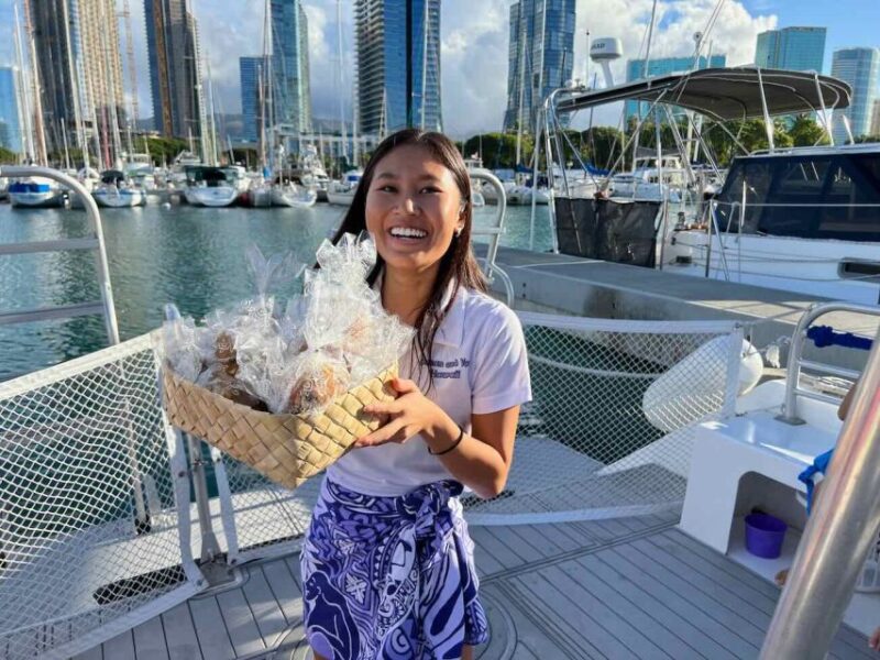 Oahu: Waikiki Whale Watching Tour-Donut and Coffee Included - Whale Sightings