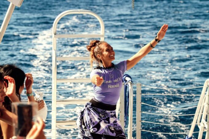 Oahu: Waikiki Whale Watching Tour-Donut and Coffee Included - Ceremony and Hula