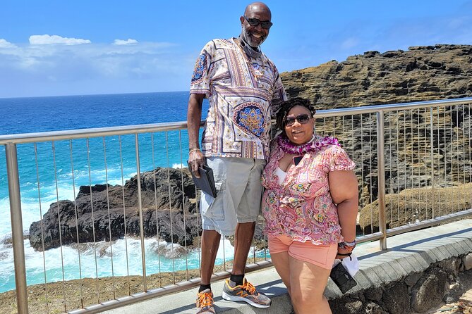 Oahus Fun and Foodie Tour Groups of 5 or More Only! - Exploring Iconic Landmarks