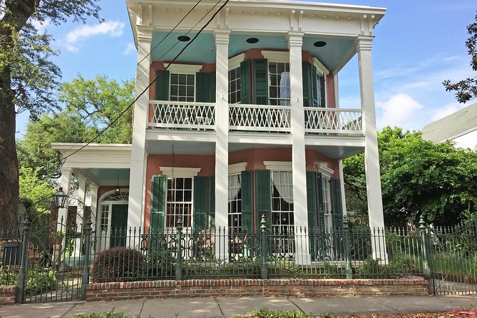 Oak Alley Plantation and 3-Hour New Orleans City/Cemetery Tour - Discovering French Quarter and Beyond