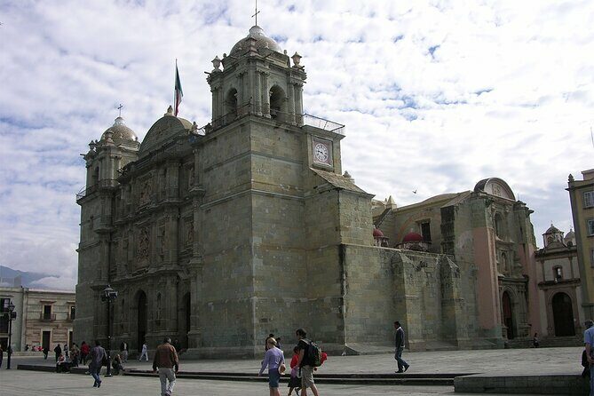Oaxaca City tour - Santo Domingo museum & the colorful market - Analyzing the Value