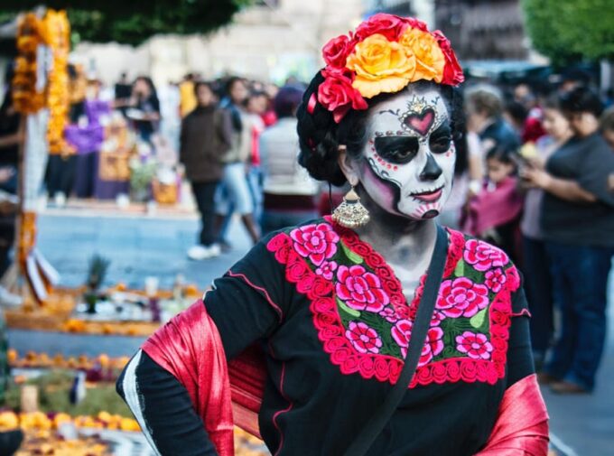 Oaxaca: Day of the Dead Evening Walking Tour With Dinner - Culinary Delights and Traditions