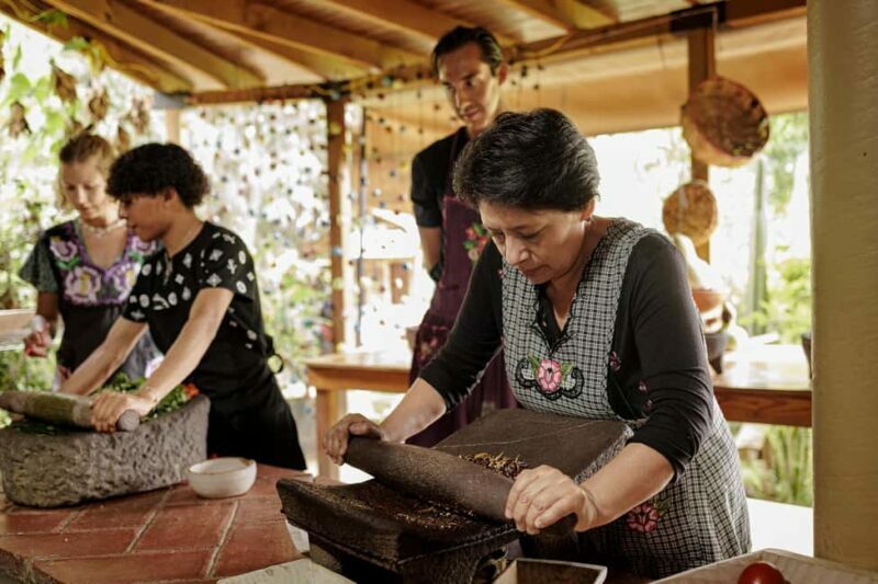 Oaxaca de Juarez: Traditional Oaxacan Cooking Class - Analyzing Value and Practical Aspects
