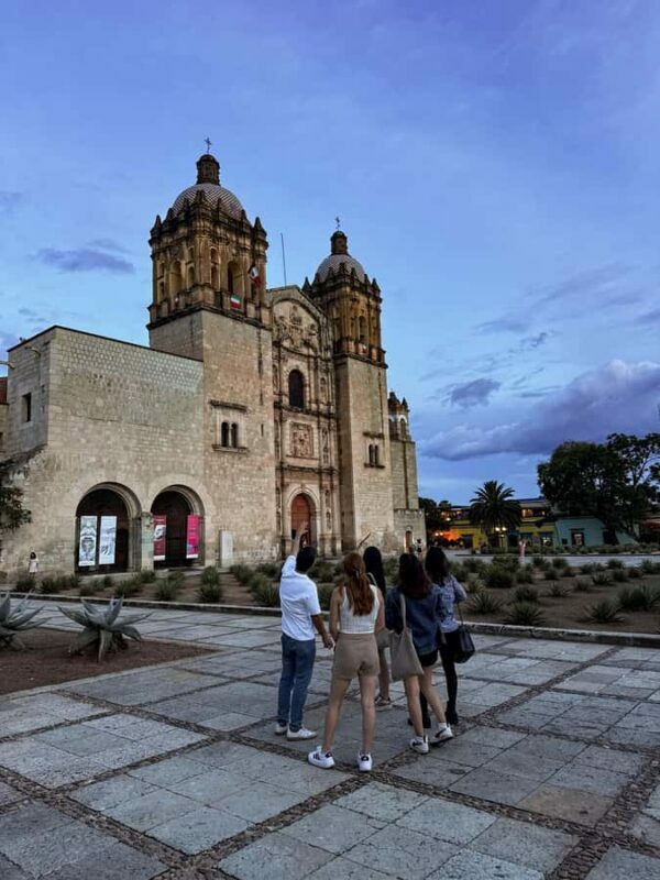 Oaxaca: First Day in Oaxaca  Walk with Your Personal Guide - Meeting Point and Initial Impressions