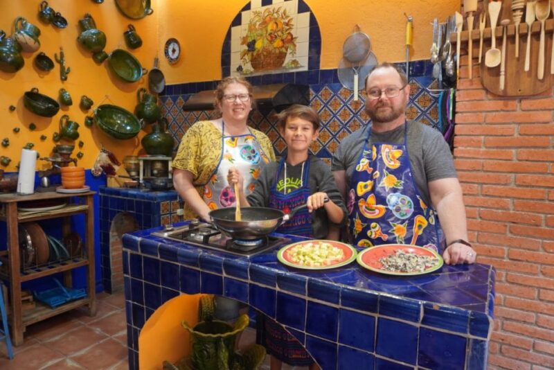 Oaxaca: Traditional Oaxacan Cooking Class With Market Visit - Inclusions and Logistics