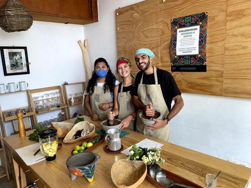 Oaxaca: Vegetarian Cooking Class - Shared Meal
