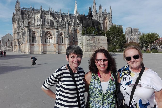 Óbidos, Nazaré, Alcobaça, Batalha, and Fátima From Lisbon. Full-Day Private Tour - Visiting Óbidos
