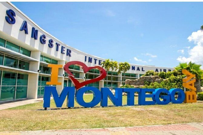 Ocean Eden Bay Private Airport Transfer - Key Points