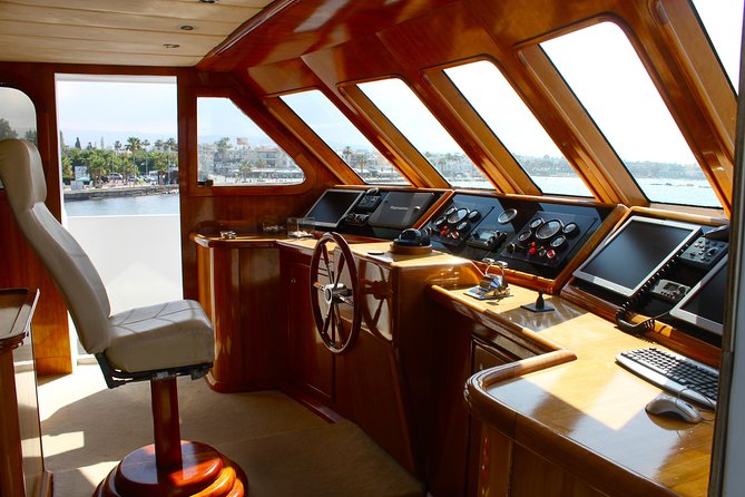 Ocean Flyer | Elite (18+) Cruise - Small Souvenirs