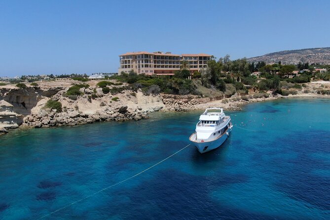 Ocean Flyer VIP Cruise From Paphos - Adults Only - Inclusions and Amenities