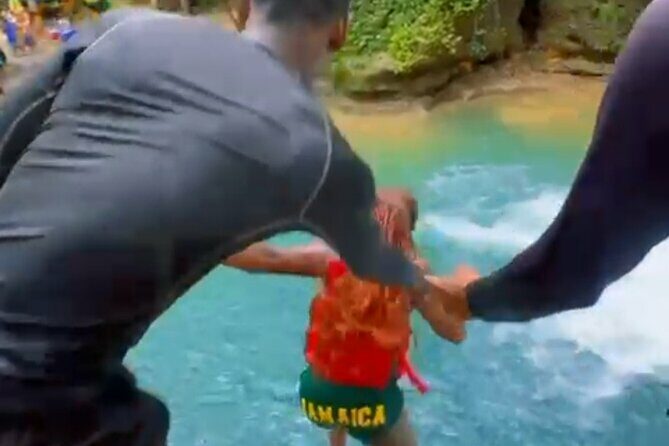 Ocho Rios and Blue Hole Eco Experience from Kingston - FAQ