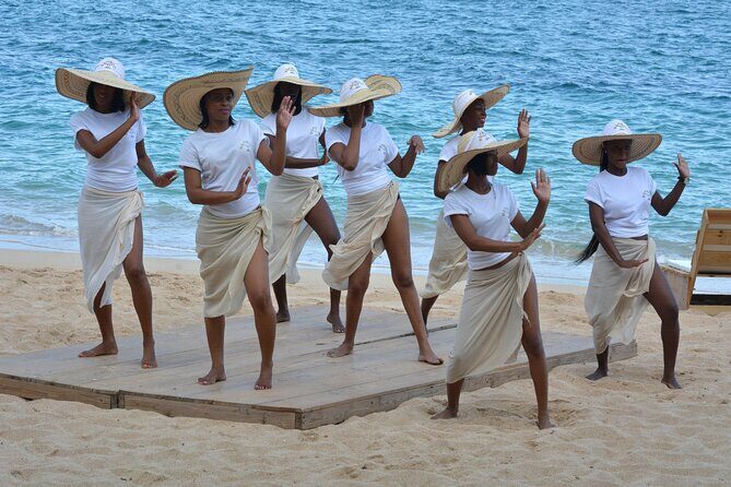 Ocho Rios: Bamboo Beach Club VIP Access with Lunch and Cocktails - Entertainment and Atmosphere