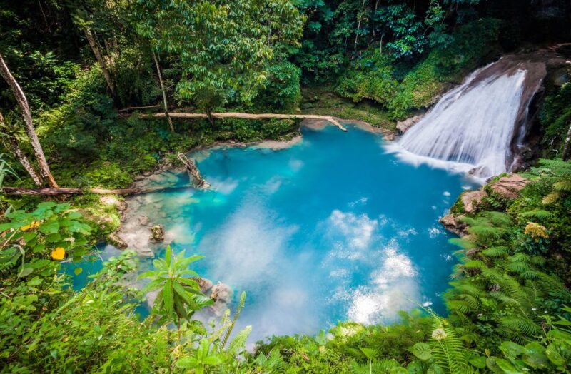 Ocho Rios: Blue Hole, Dunn's River & Reggae Hill Guided Tour - Itinerary Highlights