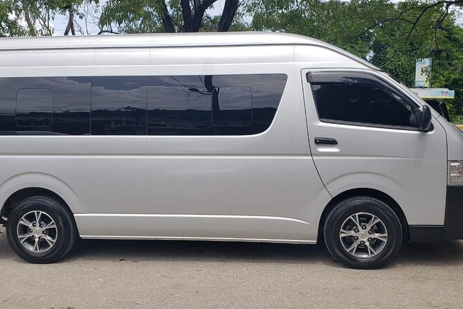 Ocho Rios Hotels Shared Shuttle From Montego Bay Airport: 1-Way or Round-Trip - Airport Pickup Instructions