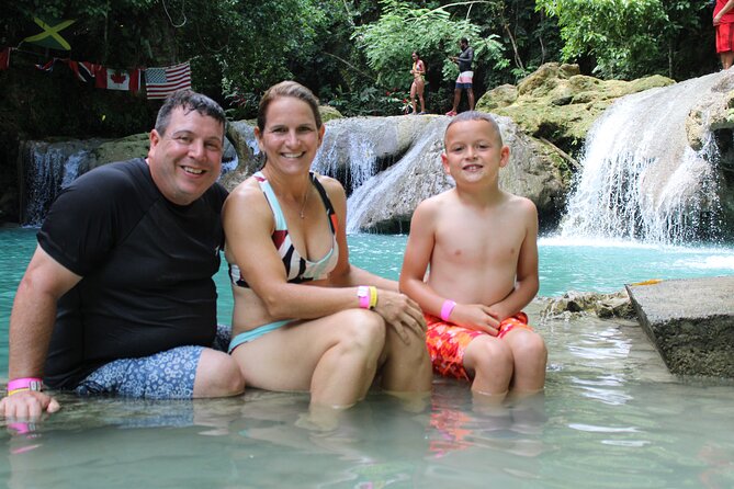 Ocho Rios Shore Excursion: Blue Hole and River Tubing - Meeting and Pickup Details