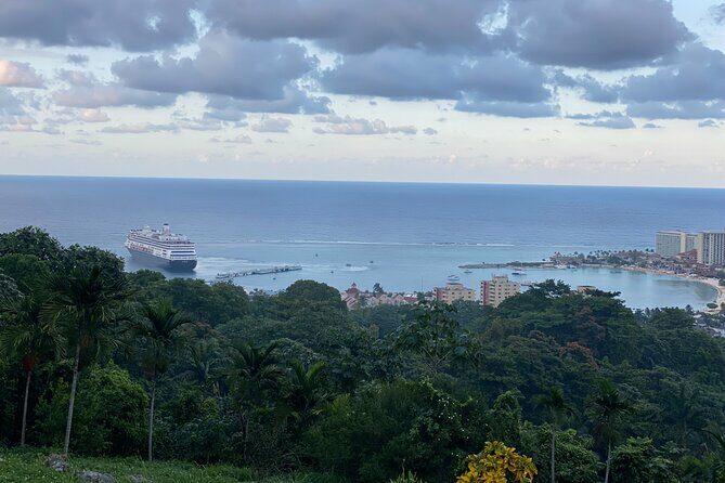 Ocho Rios Sightseeing Tours and Shopping - Key Points