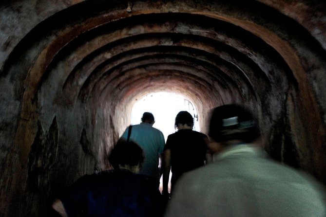 Of Graves, Guns & Battles™: A Tour of Fort Canning Hill - Insights From the Knowledgeable Guide