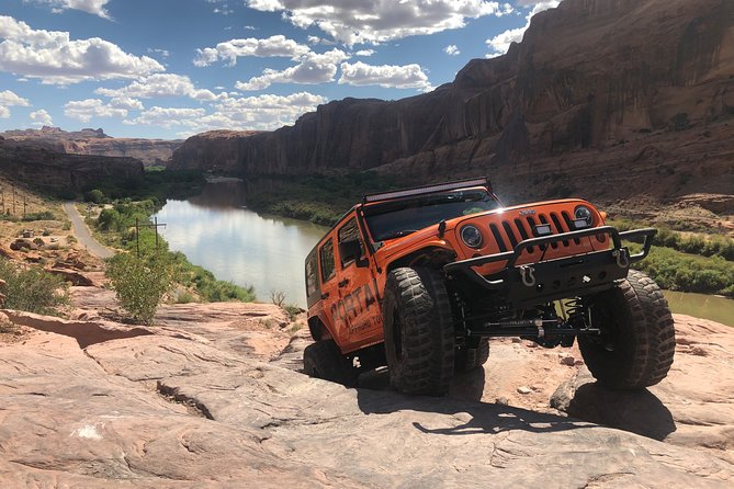 Off-Road Private Jeep Adventure in Moab Utah - Exploring Moabs Rugged Terrain