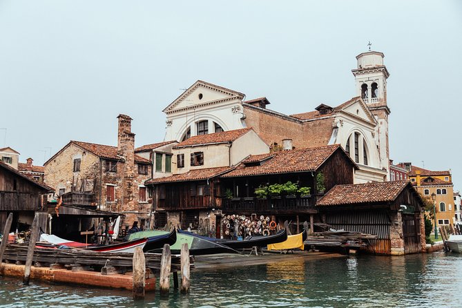 Off the Beaten Track in Venice: Private City Tour - Key Features